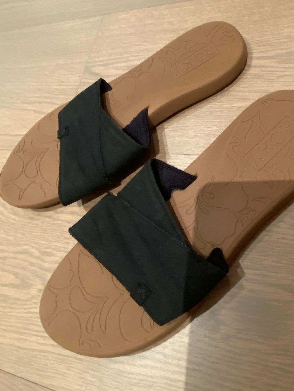 Roxy Women’s Black Slide Sandals with Tan Footbed